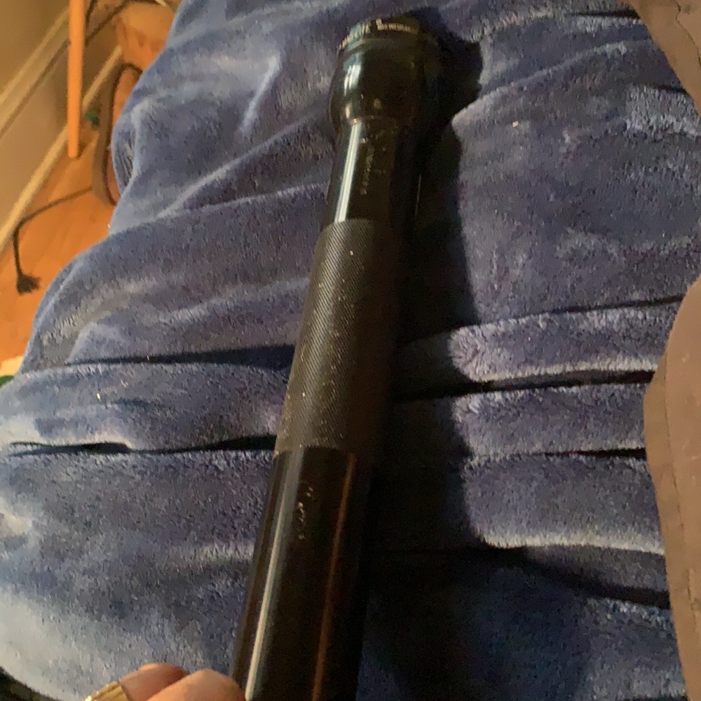 MAGLITE FLASHLIGHT - Picture 3 of 4